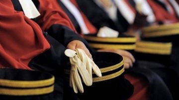 من أجل الإساءة للغير ..القاضي المعفى هشام بن خالد أمام المجلس الجناحي من أجل الإساءة للغير ..القاضي المعفى هشام بن خالد أمام المجلس الجناحي