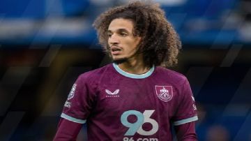 بعد مباراة تشلسي..المجبري يتعرض لهجوم عنصري وبيرنلي يصدر بيانا بعد مباراة تشلسي..المجبري يتعرض لهجوم عنصري وبيرنلي يصدر بيانا