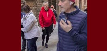 فساد مالي: في حالة فرار، المحكمة تؤخر الجلسة في قضية مرفوعة ضد الأخوين القروي فساد مالي: في حالة فرار، المحكمة تؤخر الجلسة في قضية مرفوعة ضد الأخوين القروي