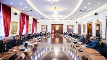 بينها TGV شمال جنوب وميناء المياه العميقة بالنفيضة.. مجلس وزاري مضيق حول عدد من المشاريع الاستراتيجية الكبرى 