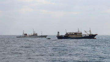 تصعيد جديد بين طوكيو وبكين بعد احتجاز قارب صيني قبالة ناغازاكي تصعيد جديد بين طوكيو وبكين بعد احتجاز قارب صيني قبالة ناغازاكي