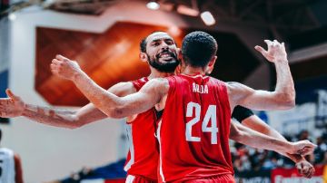 النادي الافريقي يهزم منتخب الامارات ويتوج بكأس دبي الدولية لكرة السلة النادي الافريقي يهزم منتخب الامارات ويتوج بكأس دبي الدولية لكرة السلة