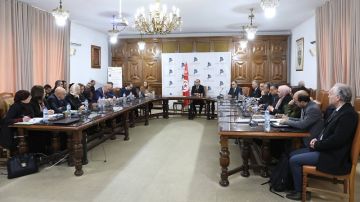 جلسة عمل حول مشروع حماية هضبة سيدي بوسعيد من الانزلاقات