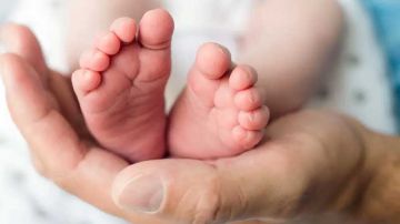 عائلته أكدت رفض المستشفى علاجه ... التحقيق في ملابسات وفاة رضيع بمنوبة عائلته أكدت رفض المستشفى علاجه ... التحقيق في ملابسات وفاة رضيع بمنوبة