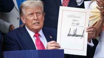 عملة ورقية جديدة ستحمل توقيع ترامب لأول مرة في تاريخ أمريكا ! عملة ورقية جديدة ستحمل توقيع ترامب لأول مرة في تاريخ أمريكا !