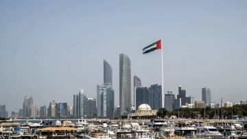 الإمارات.. ضبط 45 شخصا بتهمة تصوير مواقع مستهدفة وتداول معلومات مضللة الإمارات.. ضبط 45 شخصا بتهمة تصوير مواقع مستهدفة وتداول معلومات مضللة