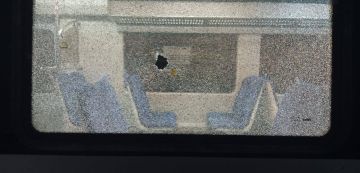 بالصور توقف أحد قطارات تونس الجنوبية عن الاستغلال بعد تهشيم بلور عديد عرباته