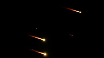 بالتزامن مع كلمة نتنياهو.. ايران تشن هجوما صاروخيا على كيان الاحتــ.ــلال بالتزامن مع كلمة نتنياهو.. ايران تشن هجوما صاروخيا على كيان الاحتــ.ــلال