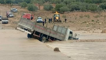الروحية: العثور على جثة المفقود في وادي الحطب وإنقاذ 3 أشخاص