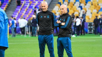 الديوك على موعد مع زيدان .. ومدرب النادي الإفريقي السابق بين المرشحين