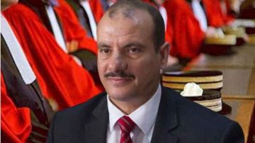 رئيس جمعية القضاة أنس الحمادي أمام المجلس الجناحي