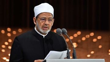 الأزهر يفضح خديعة إسرائيلية على خلفية الحرب على إيران الأزهر يفضح خديعة إسرائيلية على خلفية الحرب على إيران