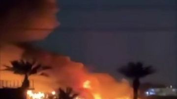 بعد هجوم بالمسيرات.. حريق هائل في قاعدة فكتوريا الأمريكية وسط بغداد بعد هجوم بالمسيرات.. حريق هائل في قاعدة فكتوريا الأمريكية وسط بغداد