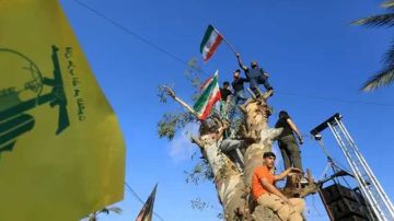 ايران، حزب الله والحوثيون يمطرون اسرائيل بوابل من الصواريخ ايران، حزب الله والحوثيون يمطرون اسرائيل بوابل من الصواريخ