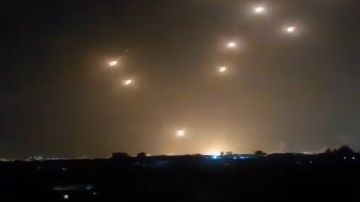 يوجد فيها مفاعل ديمونة.. ايران تمطر صحراء النقب وجنوب كيان الاحتــ.ـلال بالصواريخ