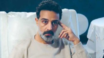 في حوار تلفزي صادم ...غانم الزلي يتنكر للوطنية ولا يرفـض أدوار العراء والمثلية