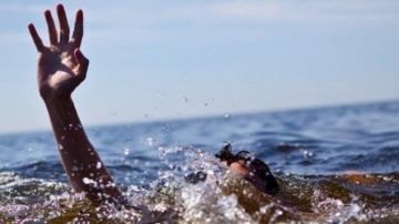 بنزرت: إنقاذ كهل بعد سقوطه في البحر والبحث متواصل عن مرافقه بنزرت: إنقاذ كهل بعد سقوطه في البحر والبحث متواصل عن مرافقه