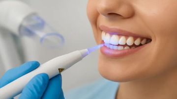 التبييض العشوائي للأسنان: غلق مراكز غير مؤهلة وإحالة ملفات للقضاء التبييض العشوائي للأسنان: غلق مراكز غير مؤهلة وإحالة ملفات للقضاء