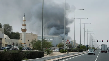 هجمات إيرانية على الخليج وإصابات في سقوط مسيرتين بمحيط مطار دبي هجمات إيرانية على الخليج وإصابات في سقوط مسيرتين بمحيط مطار دبي