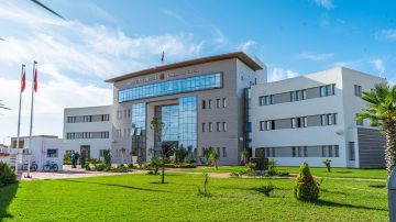 تتويج جامعة جندوبة رسميا بشهادة اعتماد بريطانية كجامعة مبادرة