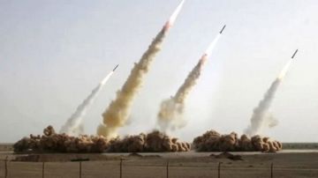 الحرس الثوري الإيراني يستهدف اسرائيل و5 قواعد استراتيجية أمريكية بصواريخ فائقة الثقل 