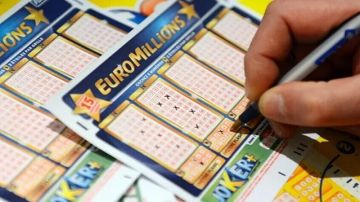 شركة يانصيب تجوب شوارع لندن بحثا عن المليونير المفقود !