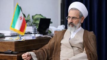 تعيين علي رضا أعرافي عضوا في مجلس القيادة الإيراني