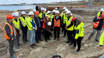 بنزرت...وزير التجهيز يطلع على تقدم أشغال مشروع جسر بنزرت الجديد