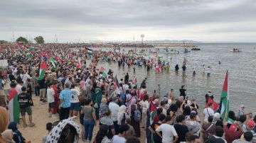 ايقاف 6 ناشطين من أسطول الصمود