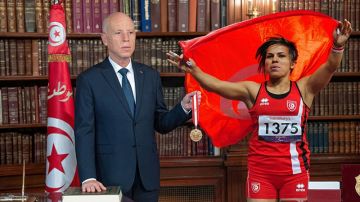 صرخة بطلة للعالم روعة التليلي تفضح الإهمال وتستغيث بـ قيس سعيد صرخة بطلة للعالم روعة التليلي تفضح الإهمال وتستغيث بـ قيس سعيد