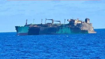 ناقلة الغاز الروسية المنكوبة تقترب من سواحل ليبيا.. والسلطات تستنفر