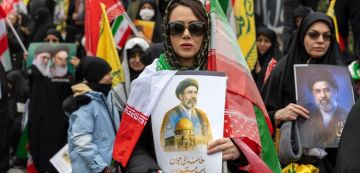 أمريكا قوة آيلة للسقوط، وإيران ستظل باقية ما بقي الزمان أمريكا قوة آيلة للسقوط، وإيران ستظل باقية ما بقي الزمان