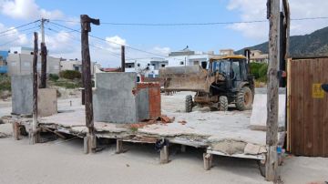 بنزرت: تنفيذ 5 قرارات هدم بشاطئي الميناء وسيدي علي المكي