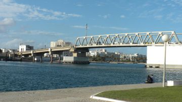 بداية من اليوم: انطلاق أشغال تغليف الصفيحة المعدنية بجسر بنزرت بداية من اليوم: انطلاق أشغال تغليف الصفيحة المعدنية بجسر بنزرت