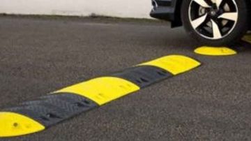 بنزرت ..تعزيز السلامة المرورية ووضعية مخفضات السرعة محور جلسة عمــل بمقــر الولايـة