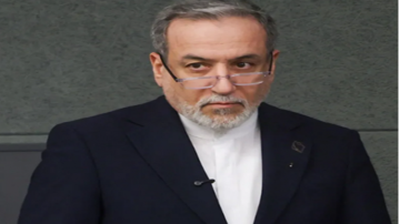 وزير الخارجية الإيراني يطالب ترامب بالاعتذار عن شن الحرب