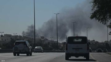 تصاعد الدخان من مقر السفارة الأميركية في الكويت