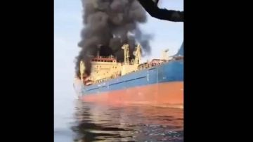 إيران تعلن استهداف ناقلة نفط في مضيق هرمز بعد تجاهلها التحذيرات إيران تعلن استهداف ناقلة نفط في مضيق هرمز بعد تجاهلها التحذيرات