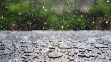 طقس اليوم: أمطار متفرقة وأحيانا غزيرة بهذه المناطق