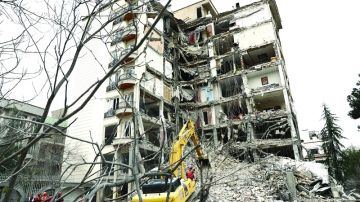 إيران تهدد بضرب الجامعات الأمريكية في الشرق الأوسط إيران تهدد بضرب الجامعات الأمريكية في الشرق الأوسط