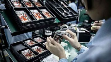 جمعية الاقتصاديين التونسيين: تونس أمام حتمية إعادة التصنيع لتفادي خطر الركود الاقتصادي جمعية الاقتصاديين التونسيين: تونس أمام حتمية إعادة التصنيع لتفادي خطر الركود الاقتصادي