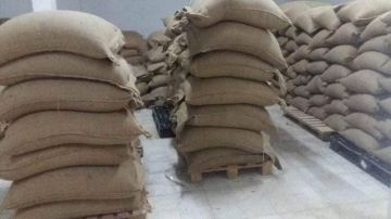 بقيمة مليار .. حجز بضائع مهربة داخل مستودع بالروحية