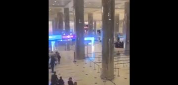 بلاغ الطيران الإماراتي للمسافرين المتضررين و العالقين بسبب الهجمات الايرانية