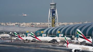 تعليق جميع الرحلات في مطار دبي مؤقتا