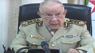 رئيس أركان الجيش الجزائري يعلق على الوضع الدولي الراهن ويصفه بالخطير