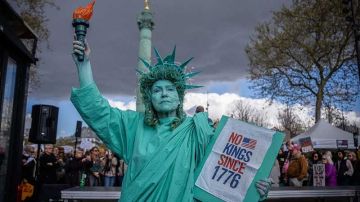 أرادوها في إيران لإسقاط النظام فوقع العكس ...مظاهرات مليونية ضد سياسات ترامب في قلب أمريكا