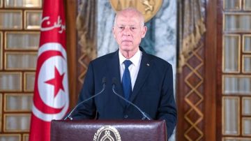 رئيس الجمهورية يهنئ التونسيين بعيدي الفطر والاستقلال