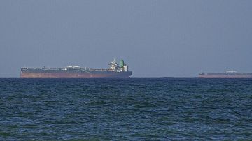 الحرس الثوري يعلن احتجاز سفينتين في مضيق هرمز