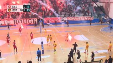 الترجي يتوج ببطولة كرة الطائرة