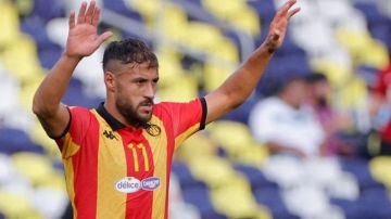 حسب مصادر صحفية جزائرية .. الفيفا يثبت عقوبة يوسف بلايلي حسب مصادر صحفية جزائرية .. الفيفا يثبت عقوبة يوسف بلايلي